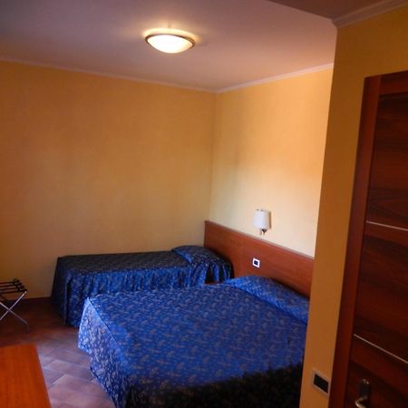 Albergo Dei Leoni Monterotondo Szoba fotó