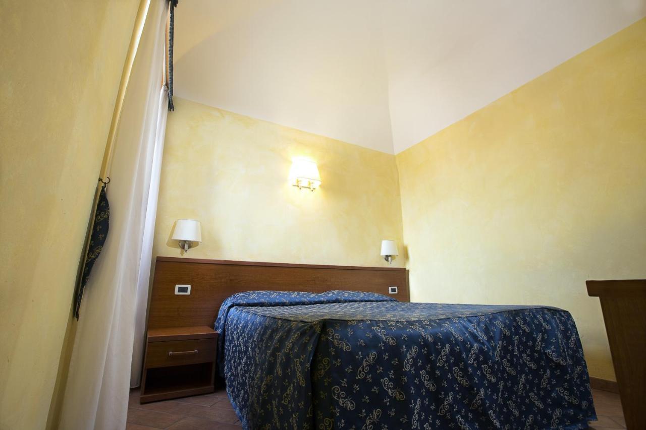 Albergo Dei Leoni Monterotondo Kültér fotó