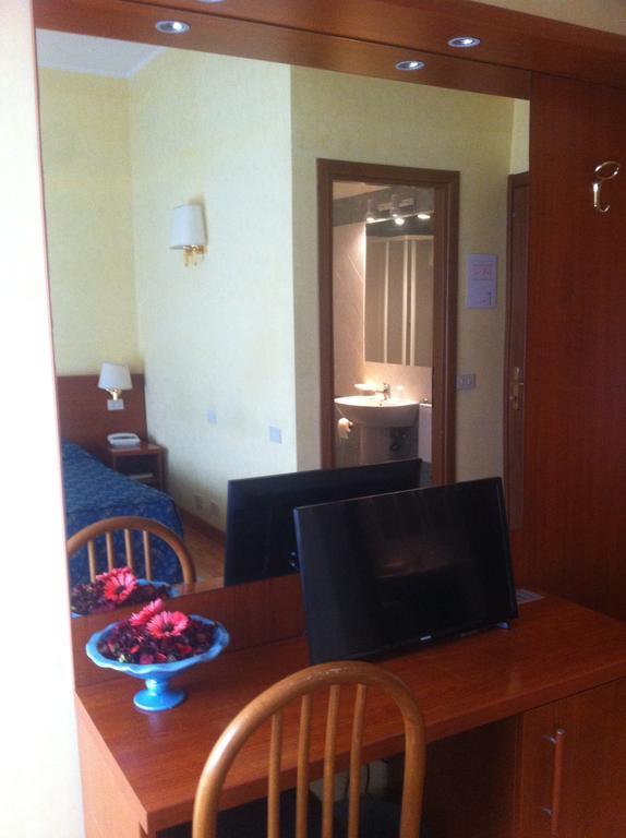 Albergo Dei Leoni Monterotondo Kültér fotó