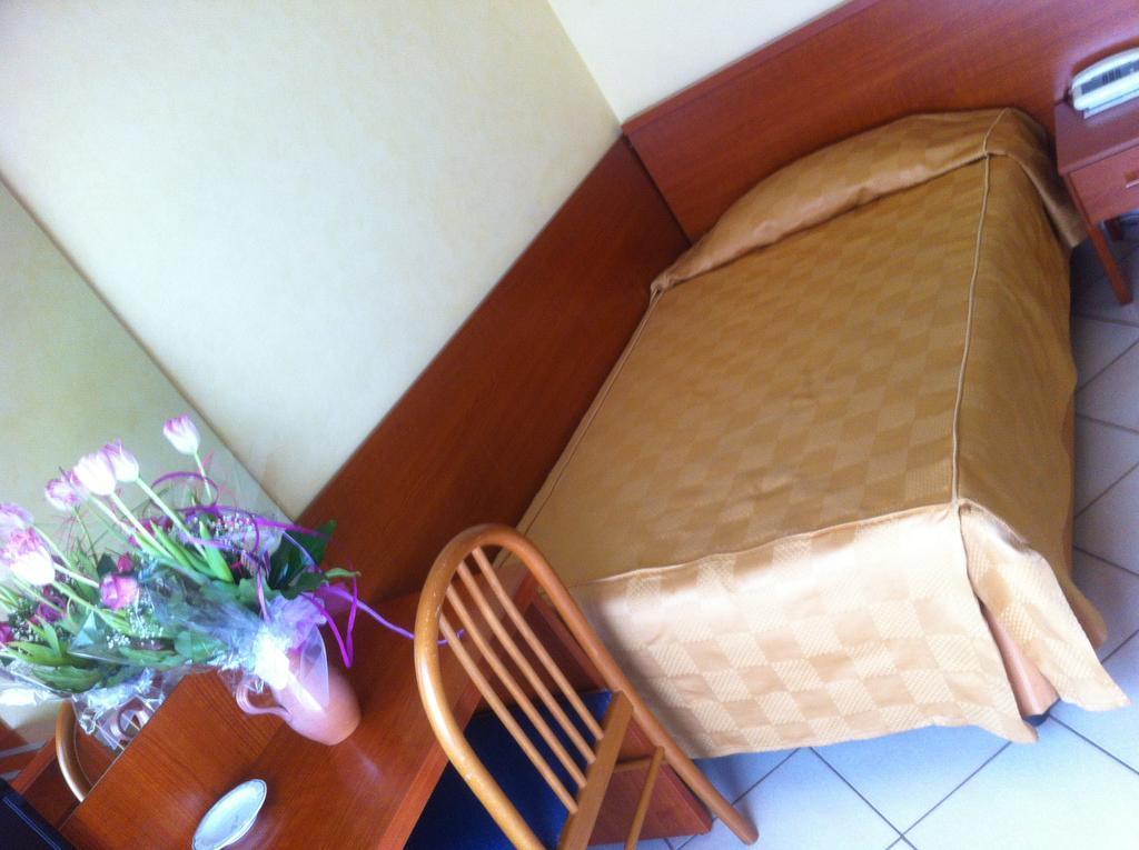 Albergo Dei Leoni Monterotondo Kültér fotó