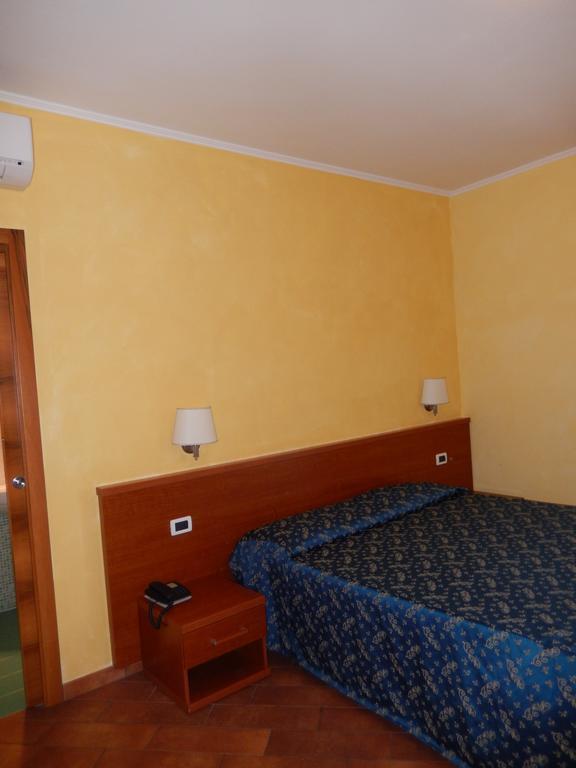 Albergo Dei Leoni Monterotondo Kültér fotó