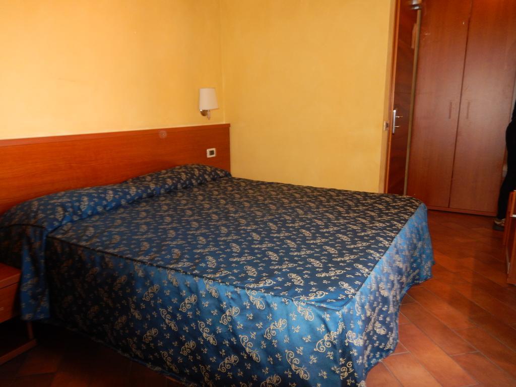 Albergo Dei Leoni Monterotondo Kültér fotó