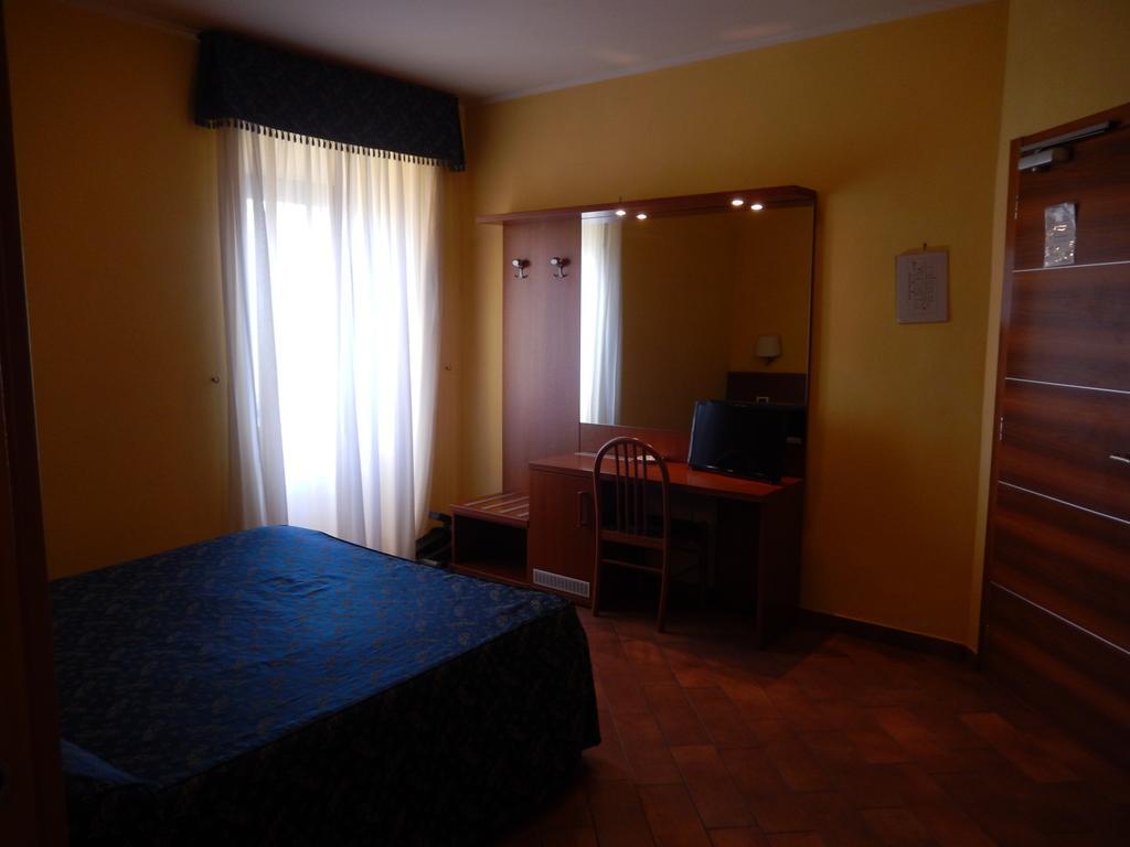 Albergo Dei Leoni Monterotondo Kültér fotó