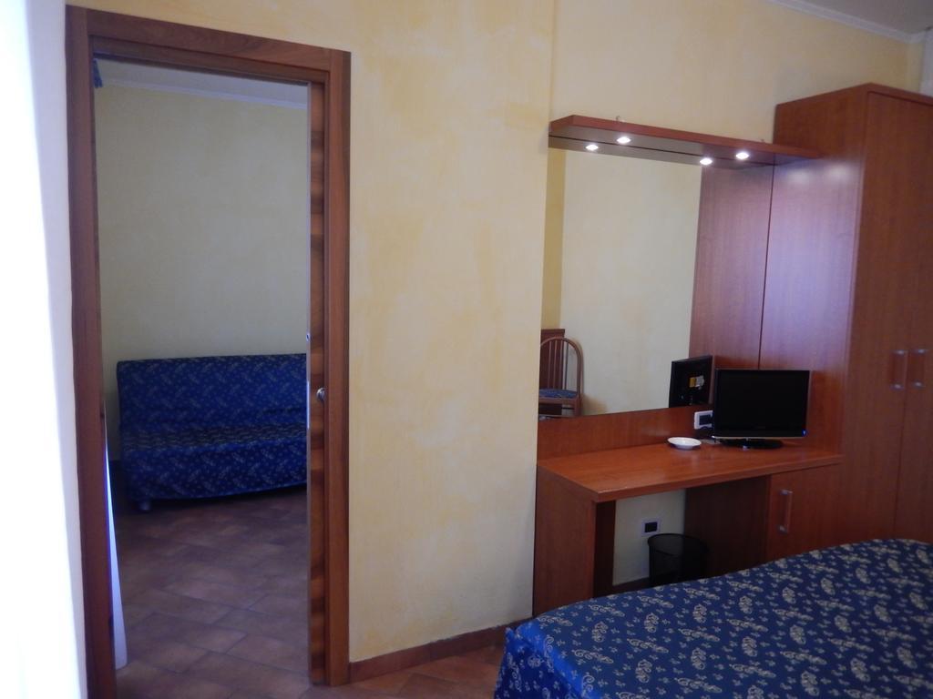 Albergo Dei Leoni Monterotondo Kültér fotó